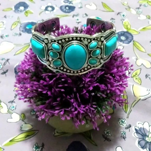 Turquoise and Silver Metal Cuff Bracelet - Picture 2 of 7